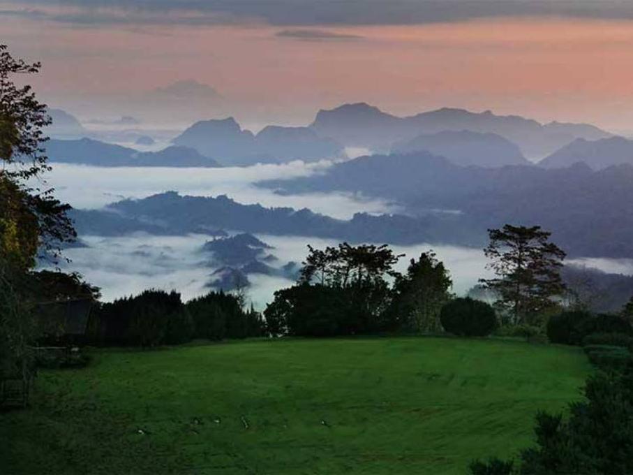 Borneo Highlands Resort Padawan Exterior photo